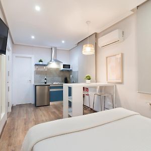 Studio met een King Size Bed